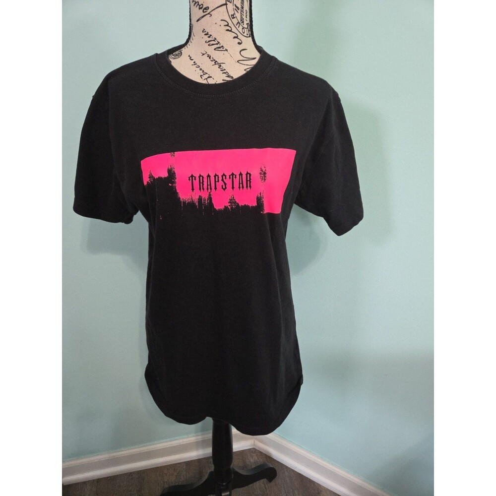 Mens Black & Pink Trapstar T-Shirt small logo